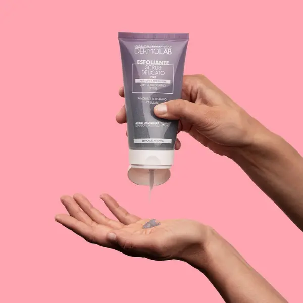 Delikatny peeling oczyszczający DERMOLAB gentle exfoliating scrub 150ml 1.webp